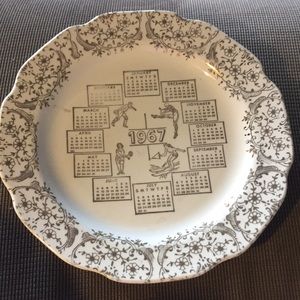 Vintage 1967 calendar plate
